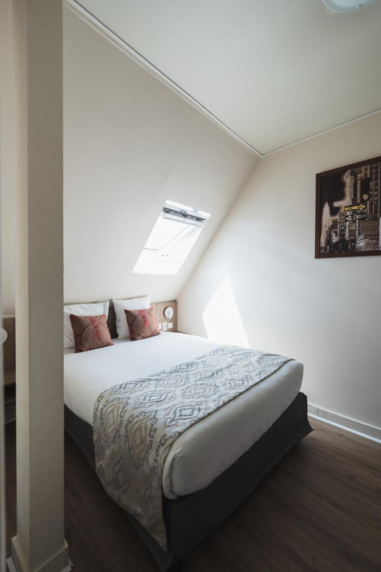 -rodier- Hotel Paris